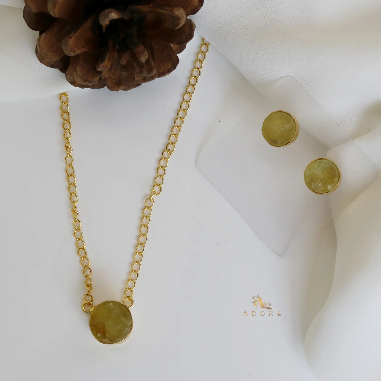 Kamilla Neckpiece With Stud - Image 9